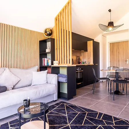 La Colombe - Bord De Piste Cyclable & Apartment